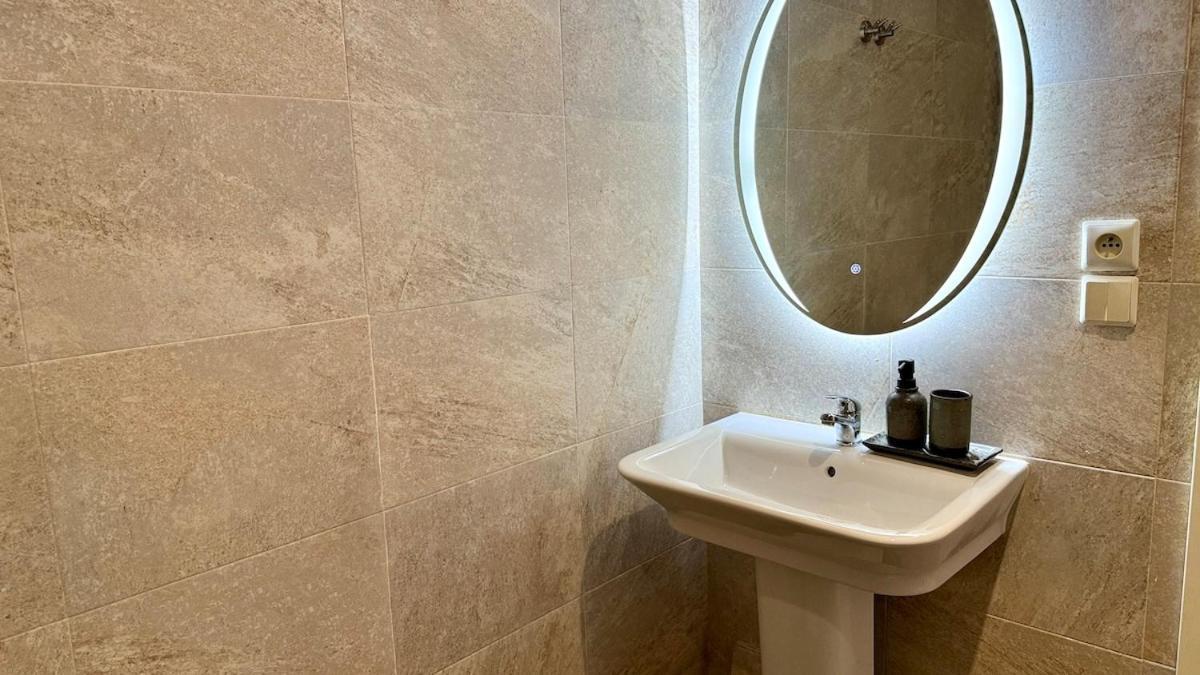 Apartment Tgv, Access, Restaurants & Parking