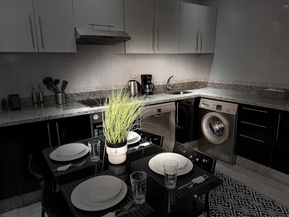 Tgv, Access, Restaurants & Parking Apartment